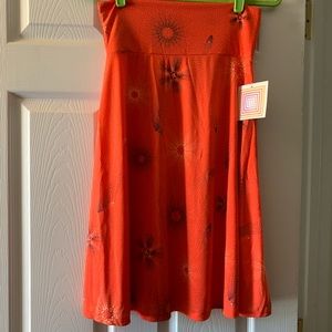 NWT M LuLaRoe Coral Azure Skirt with dot pattern